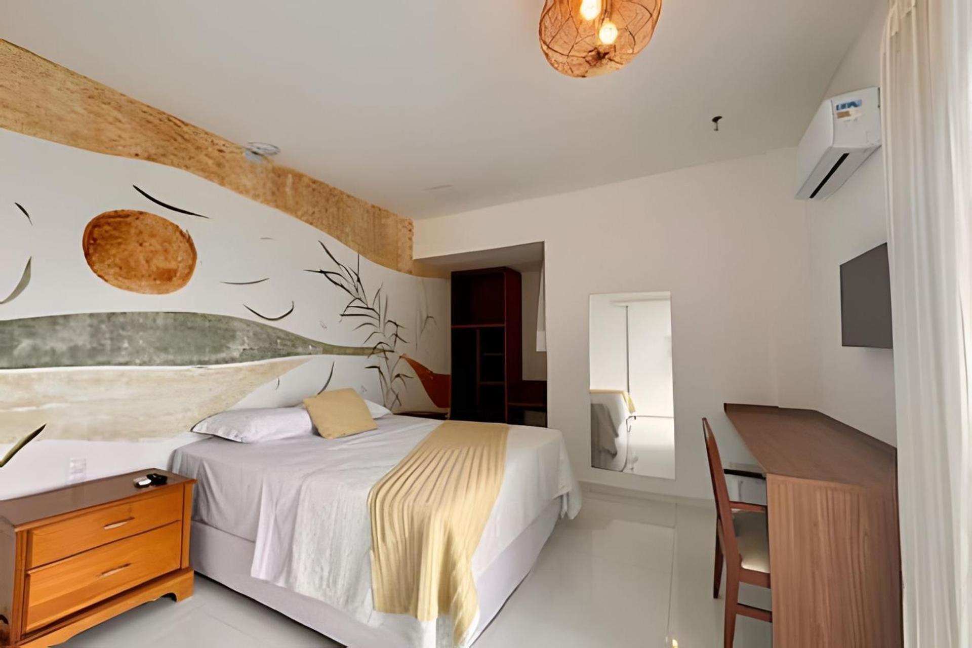 E Na Apartment