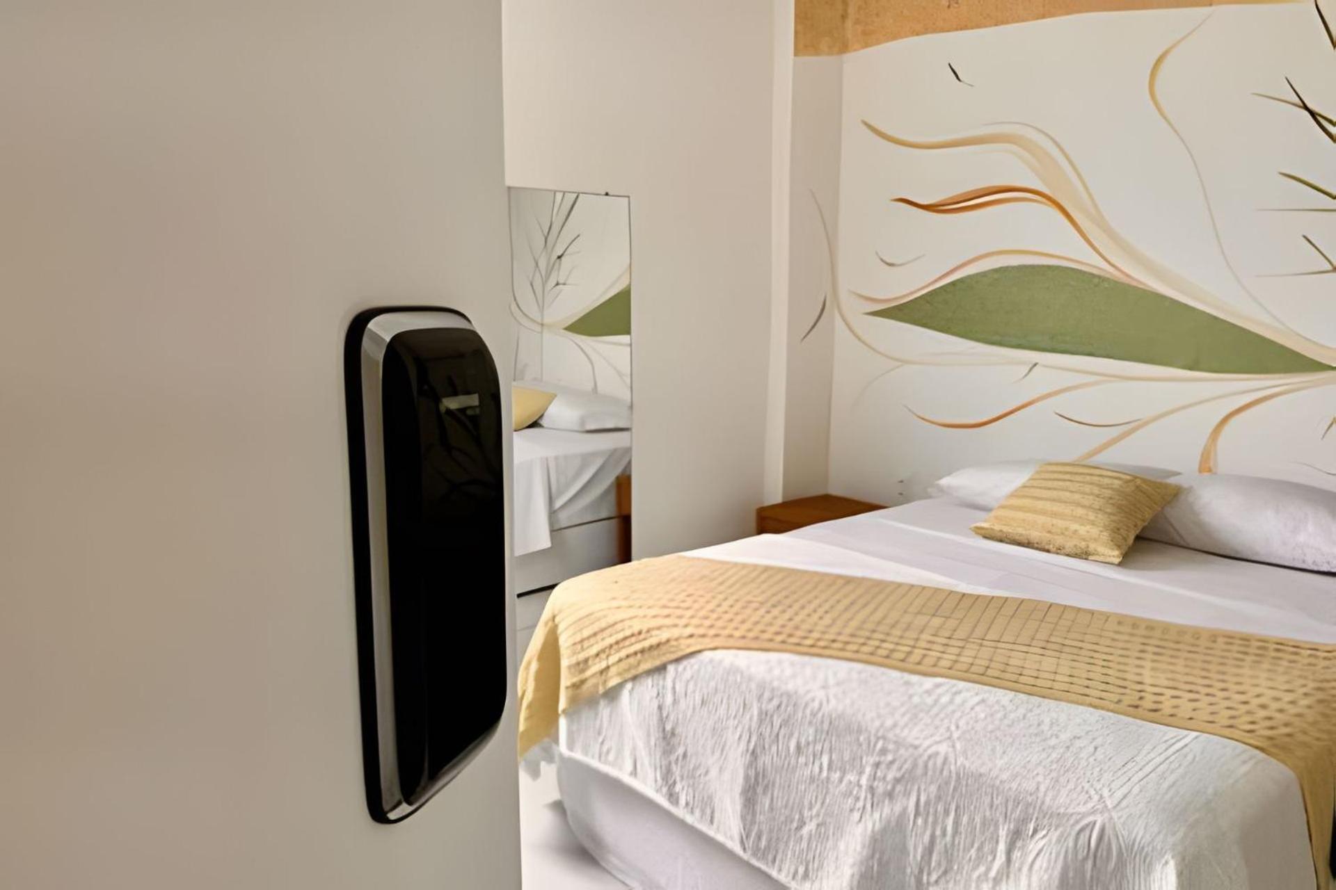 E Na Apartment